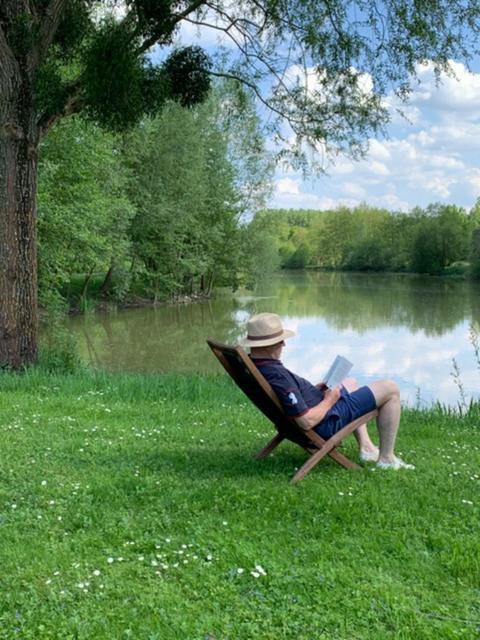 Gite Familial Chateau La Roche Racan Saint-Paterne-Racan 外观 照片