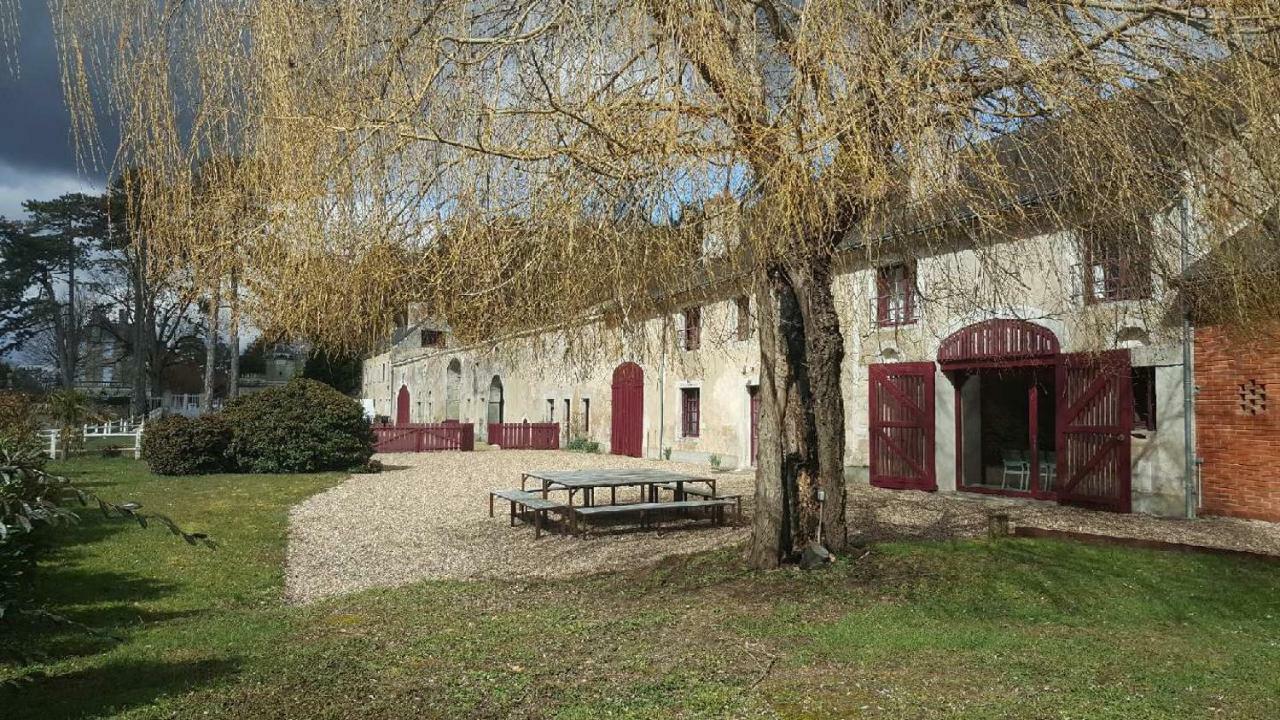 Gite Familial Chateau La Roche Racan Saint-Paterne-Racan 外观 照片