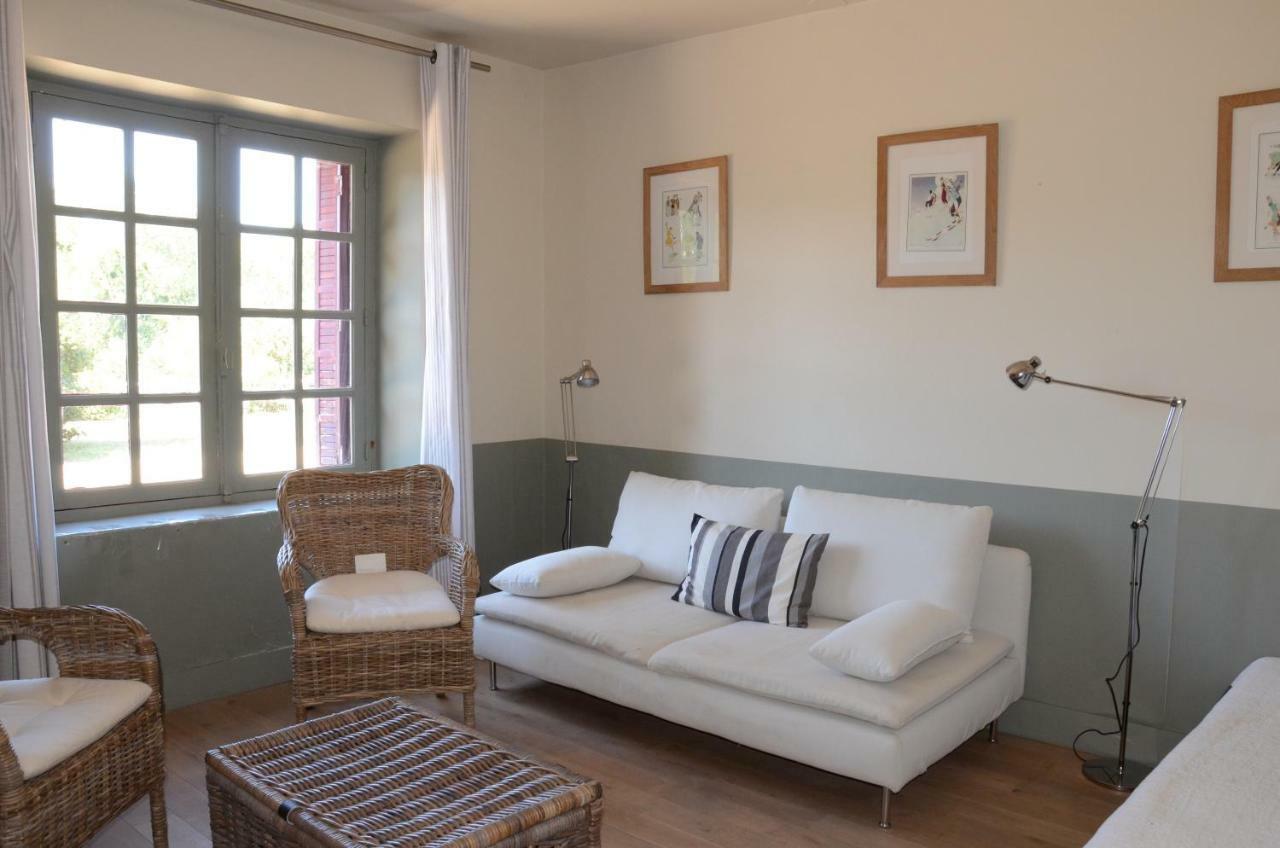 Gite Familial Chateau La Roche Racan Saint-Paterne-Racan 外观 照片