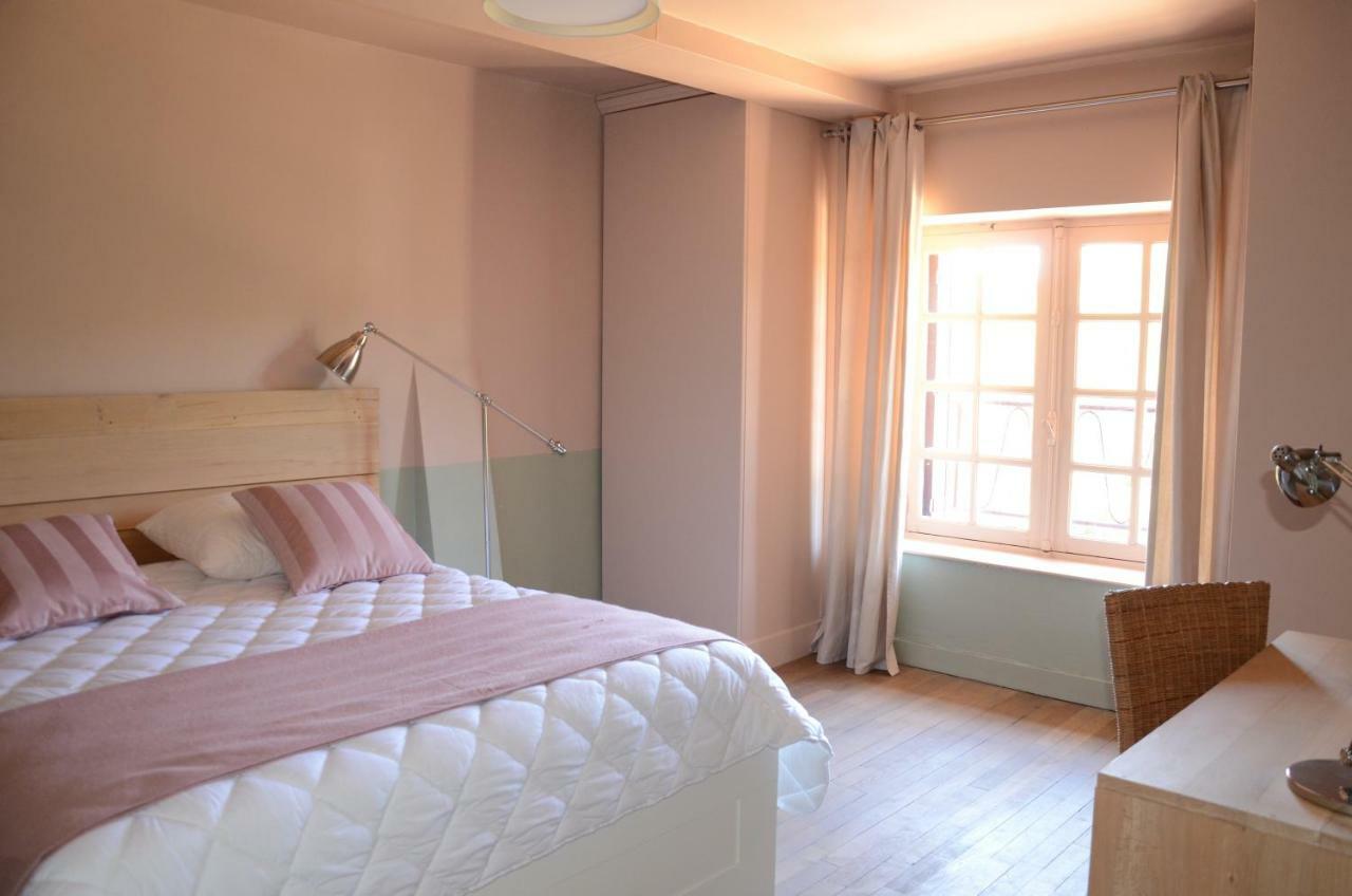 Gite Familial Chateau La Roche Racan Saint-Paterne-Racan 外观 照片